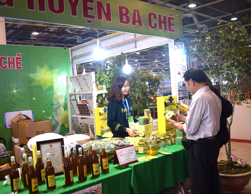 Trà hoa vàng Ba Chẽ được bày bán tại Hội chợ OCOP Quảng Ninh - Xuân 2020