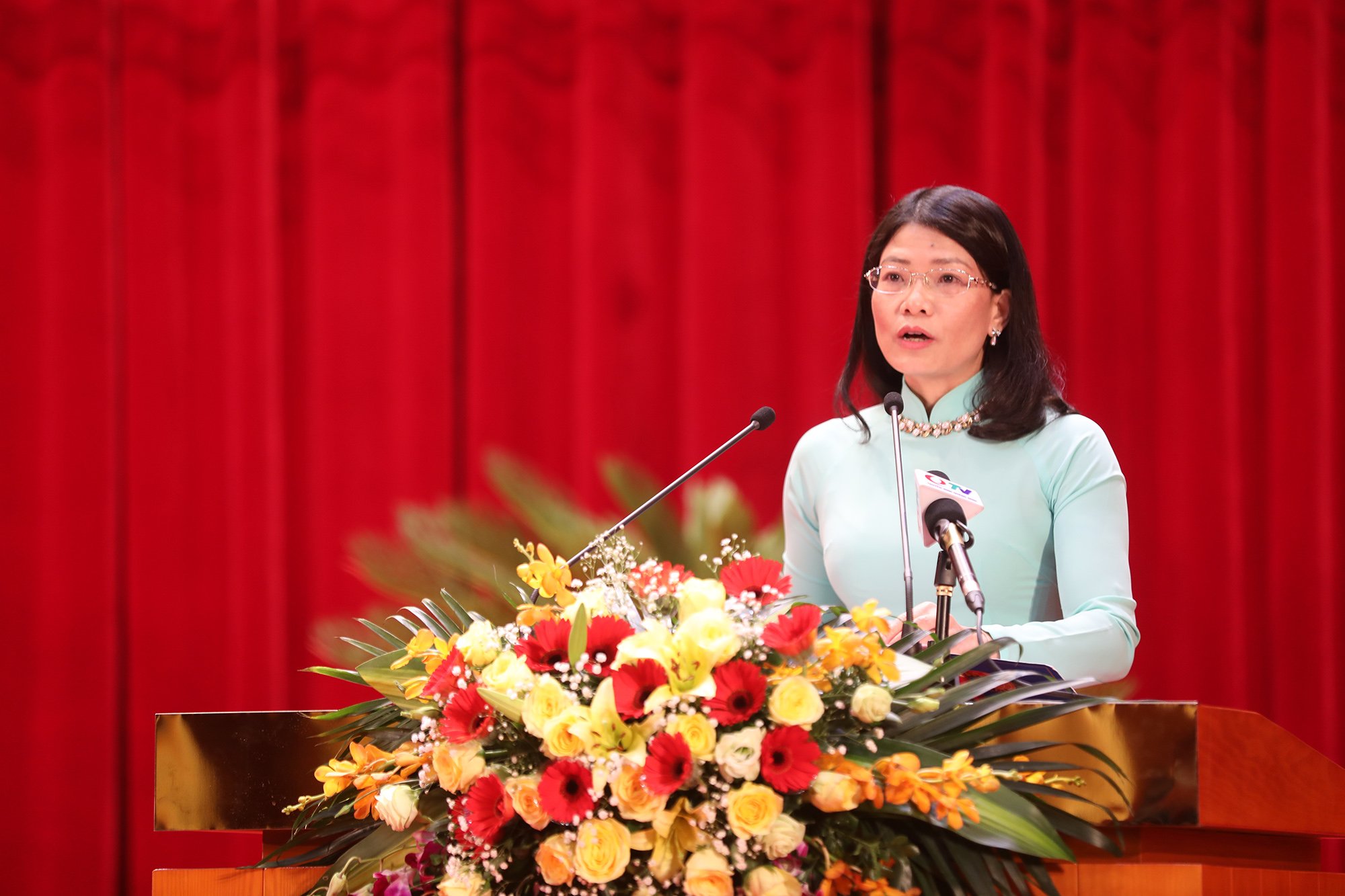 Đại biểu Đỗ Thị Ninh Hường, Chủ tịch LĐLĐ tỉnh, Tổ đại biểu TP Uông Bí.