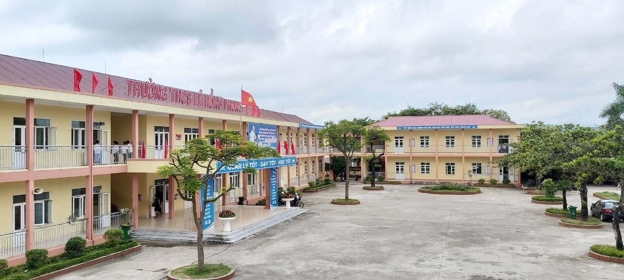 Trường THCS Lê Hồng Phong được xây dựng khang trang