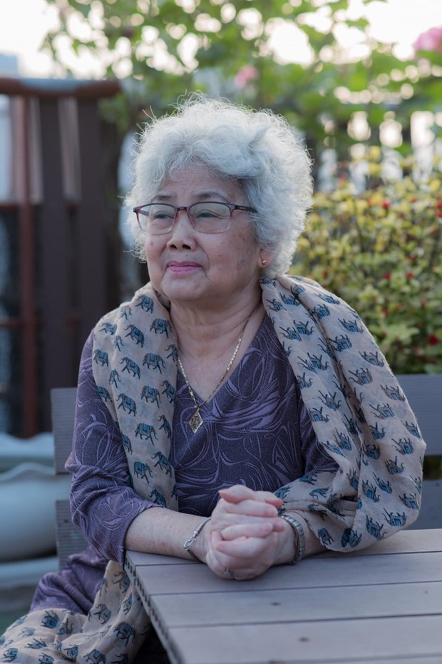 Nhà thơ Bùi Kim Anh, quản trị trang Đàn bà&Thơ và một trong những người khởi xướng dự án sách 