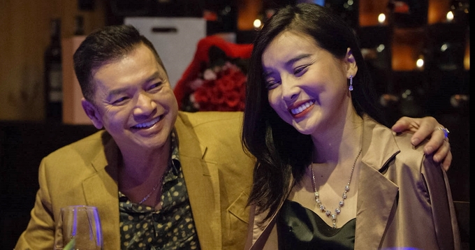 Cao Thái Hà (phải) và Quang Minh trong vai vợ chồng. Ảnh: Galaxy Play.