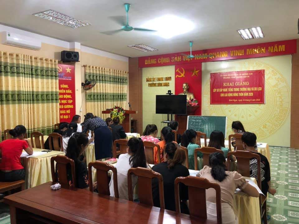  Đoàn Thanh niên phường Bình Ngọc (TP Móng Cái) tổ chức lớp học tiếng Trung thương mại cho các ĐVTN.
