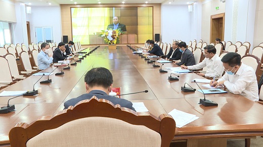 Thủ tướng Chính phủ Nguyễn Xuân Phúc phát biểu chỉ đạo tại hội nghị trực tuyến toàn quốc.