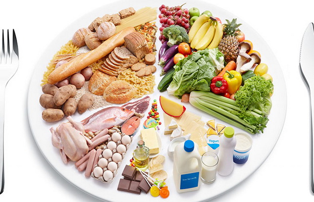 Bữa ăn đủ chất dinh dưỡng giúp cơ thể khỏe mạnh.