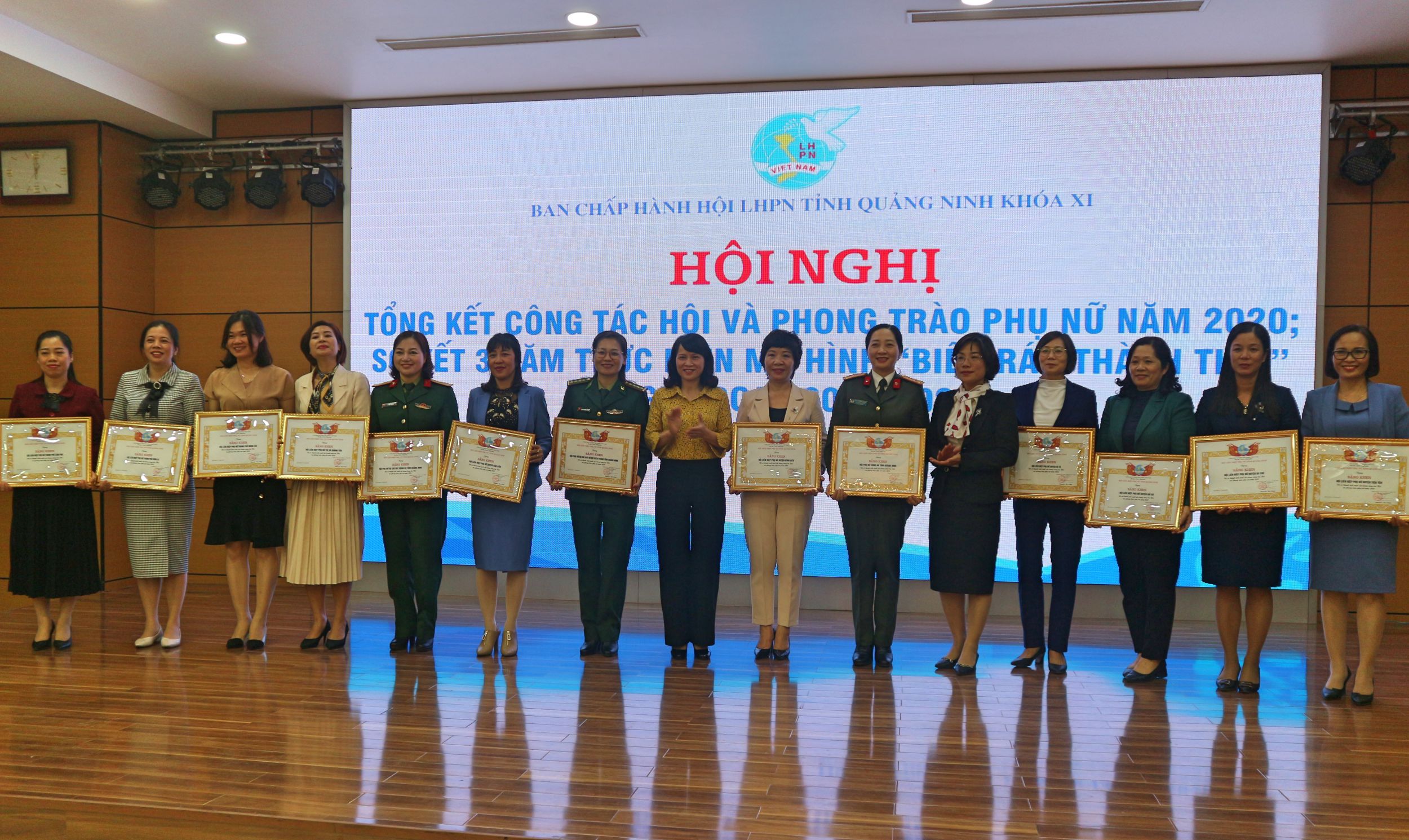 Các tập thể được Hội LHPN tỉnh khen thưởng vì đã có thành tích trong công tác Hội và phong trào phụ nữ năm 2020