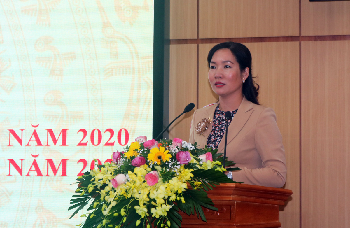 Phó Chủ tịch UBND tỉnh Nguyễn Thị Hạnh phát biểu giao nhiệm vụ cho ngành KH&CN.