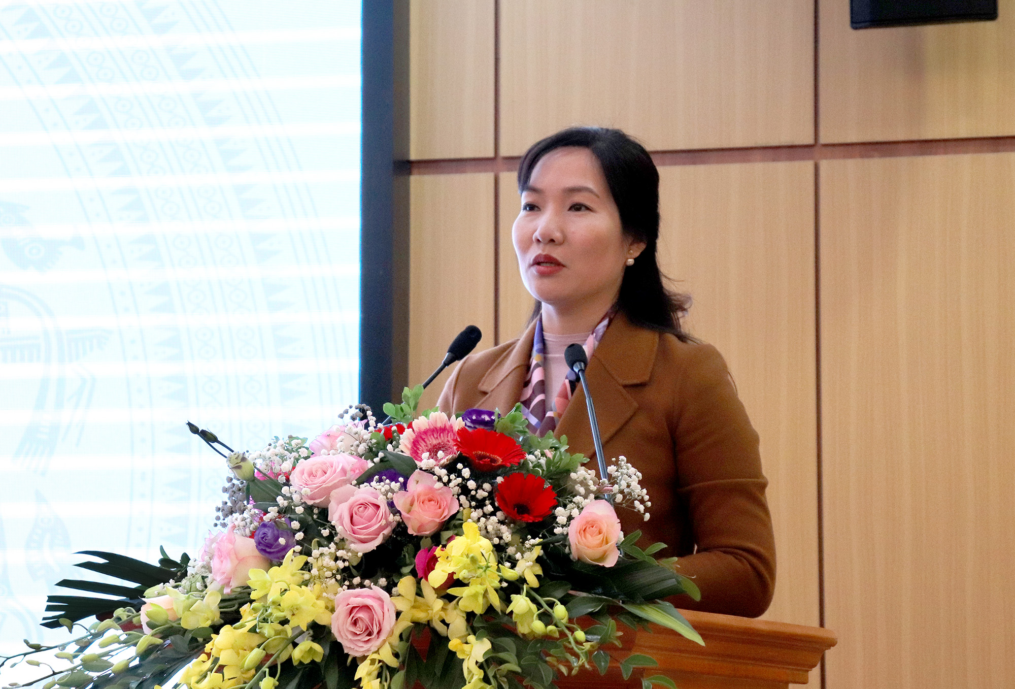 Đồng chí Nguyễn Thị Hạnh, Phó Chủ tịch UBND tỉnh phát biểu chỉ đạo hội nghị. 