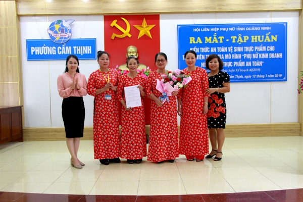 Hội LHPN tỉnh ra mắt mô hình “Phụ nữ kinh doanh nông sản, thực phẩm an toàn” tại phường Cẩm Thịnh (TP Cẩm Phả).
