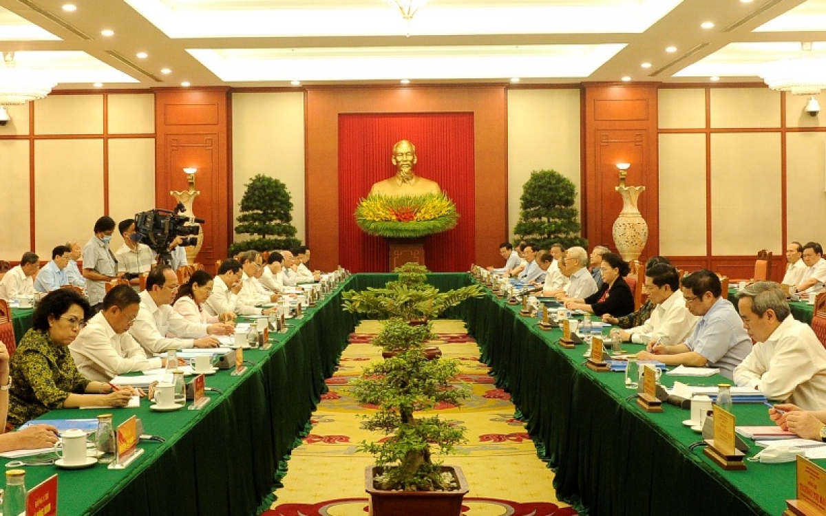 Ngày 3/9/2020, tập thể Bộ Chính trị với Ban Thường vụ Thành ủy thành phố Hồ Chí Minh.