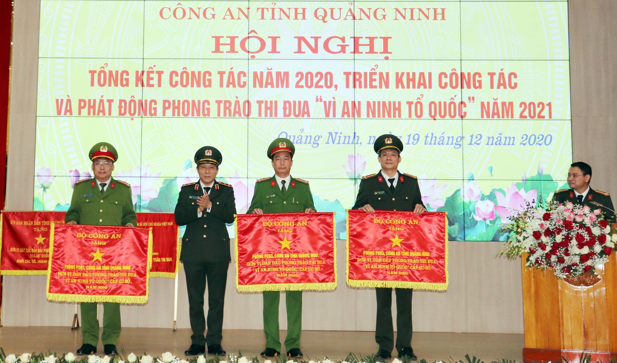 rung tướng Lương Tam Quang, Ủy viên Thường vụ Đảng ủy Công an Trung ương Đảng, Thứ trưởng Bộ Công an. 