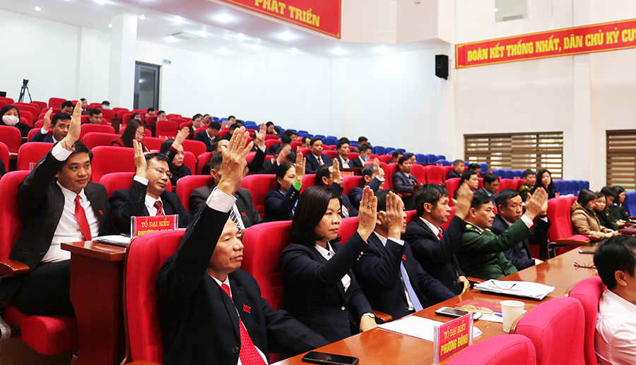 HĐND thành phố Uông Bí khóa XIX, nhiệm kỳ 2016 - 2021 Thông qua Nghị quyết về kế hoạch phát triển kinh tế xã hội 5 năm giai đoạn 2021 - 2025