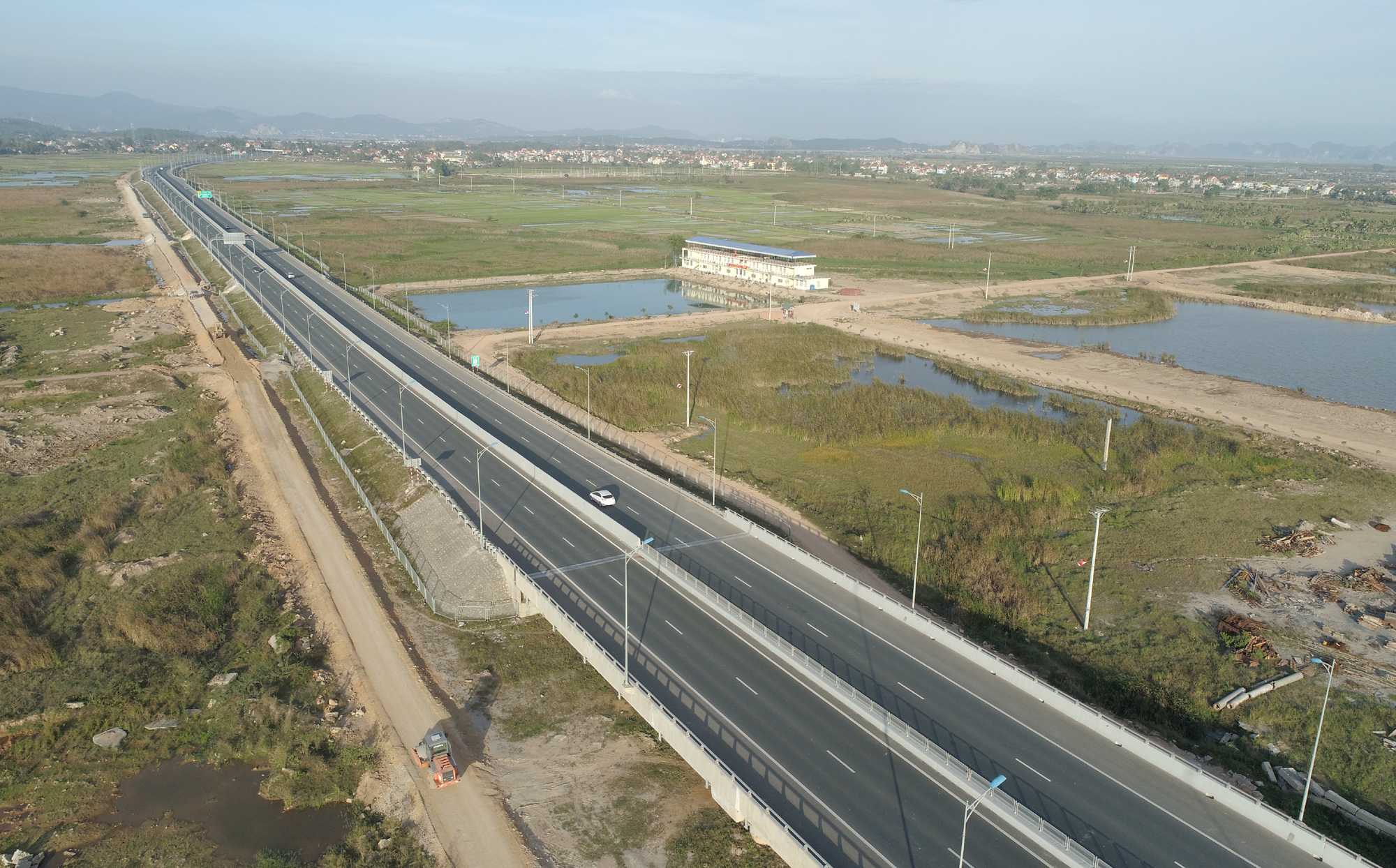 Tuyến đường cao tốc Hạ Long - Hải Phòng đi qua địa bàn TX Quảng Yên.