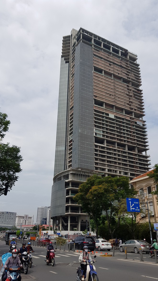 Tòa nhà Saigon One Tower tại TP.HCM liên quan khoản nợ xấu, rao bán nhiều lần vẫn chưa có người mua