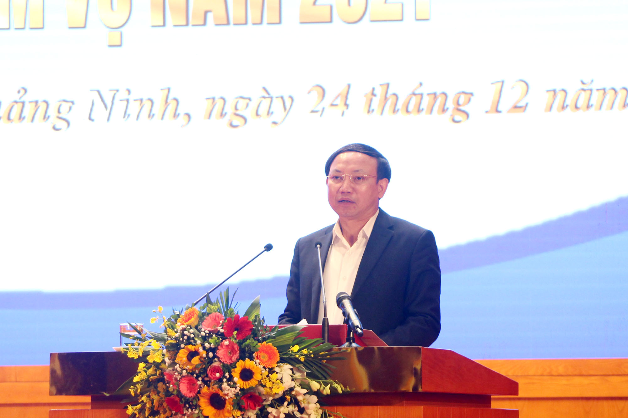 Đồng chí Nguyễn Xuân Ký, Bí thư Tỉnh ủy, Chủ tịch HĐND tỉnh, phát biểu chỉ đạo tại hội nghị.
