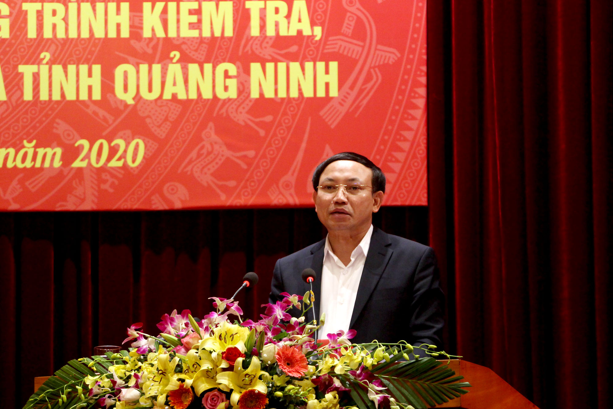 Đồng chí Nguyễn Xuân Ký, Bí thư Tỉnh ủy, Chủ tịch HĐND tỉnh, phát biểu chỉ đạo tại hội nghị,