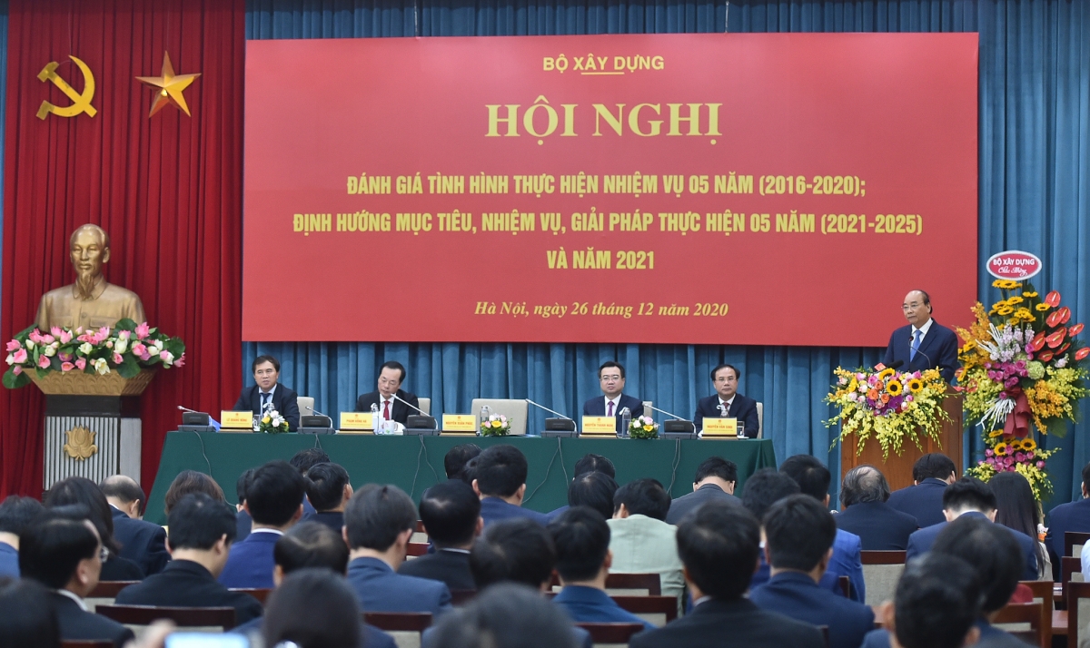 Thủ tướng Nguyễn Xuân Phúc yêu cầu Bộ Xây dựng, UBND các tỉnh, thành phố phải tập trung vào tháo gỡ thể chế.