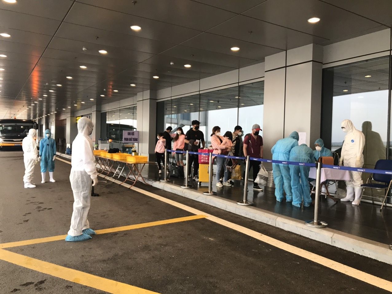 Từ tháng 3, Cảng hàng không quốc tế Vân Đồn thực hiện nhiệm vụ đón các chuyến bay quốc tế chở người Việt Nam ở nước ngoài về cách ly.