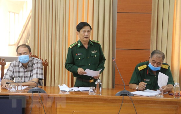 Đại tá Bùi Trung Dũng, Phó Chỉ huy trưởng Bộ Chỉ huy Bộ đội Biên phòng tỉnh An Giang phát biểu về tình hình kiểm soát biên giới trong thời gian qua. (Ảnh: Công Mạo-TTXVN)