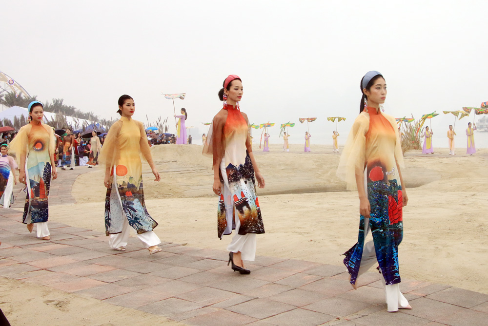 Festival Áo dài Quảng Ninh 2020 diễn ra vào ngày 26/12/2020 tại TP Cẩm Phả.