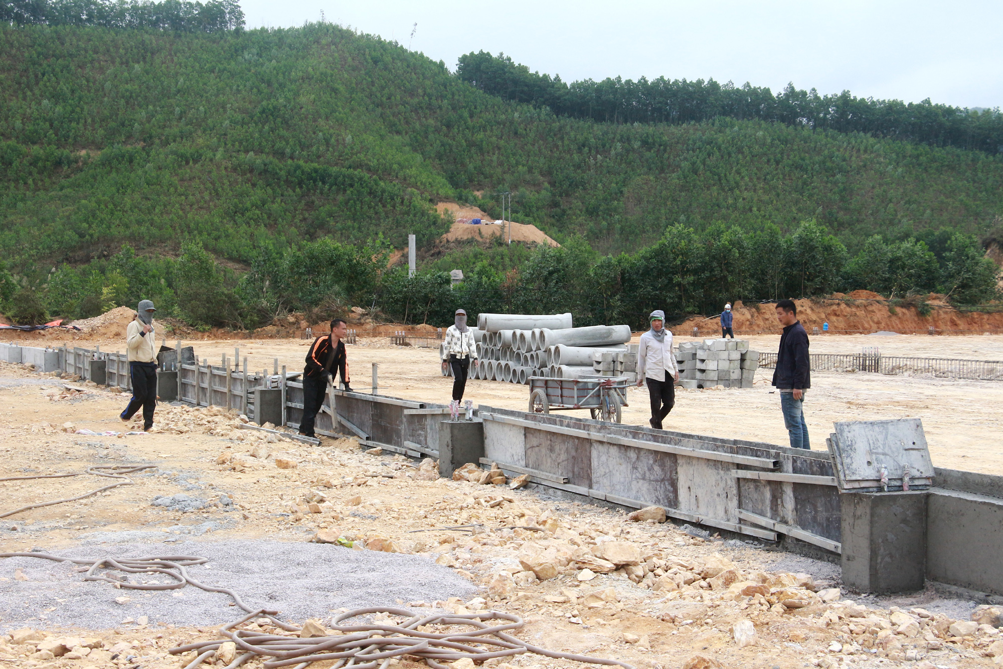 Công ty CP Sàn ANZ đang xây dựng 4 nhà máy sản xuất vật liệu trang trí nội, ngoại thất ANZ tại CCN Nam Sơn (Ba Chẽ).
