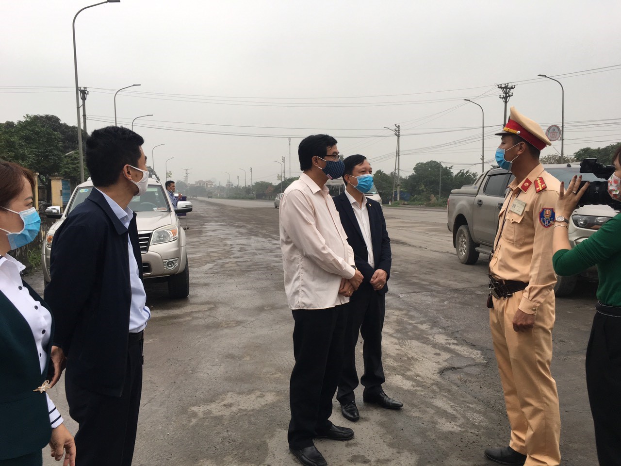 Tổ công tác của UBKT Tỉnh ủy kiểm tra tại Chốt kiểm soát phòng dịch cầu Đá Bạc - TP Uông Bí.