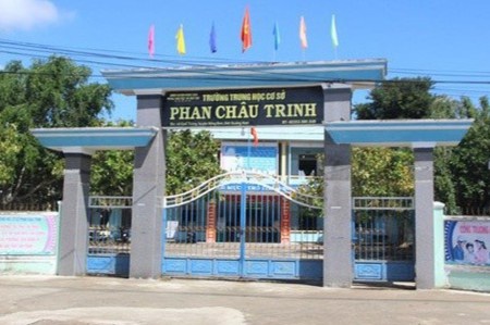 Thầy Thu tử vong ngay tại sân trường THCS Phan Châu Trinh. Ảnh: Người Lao Động.