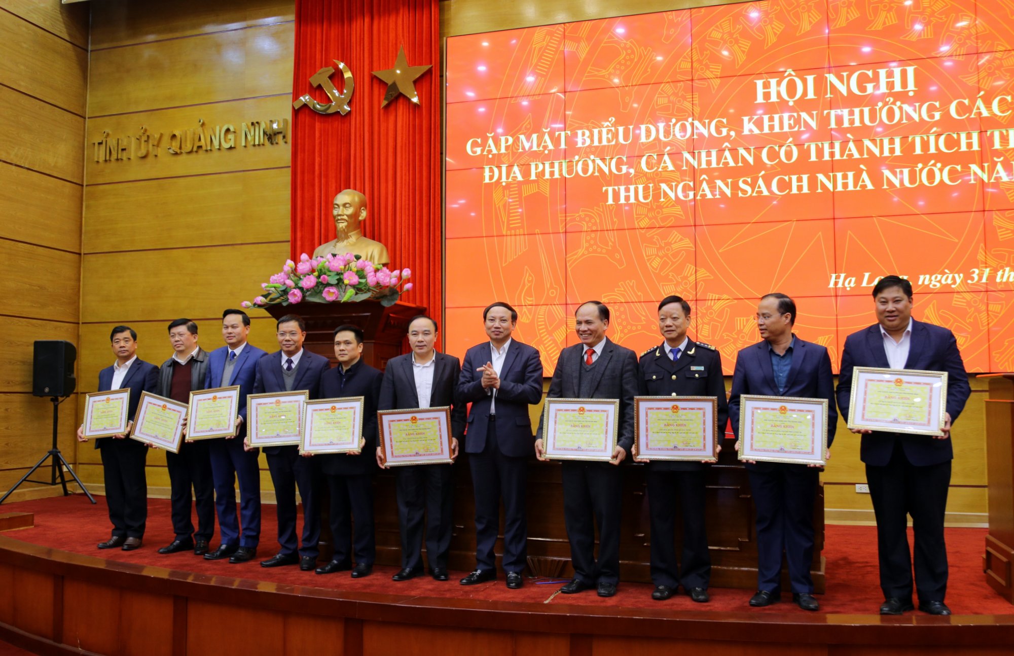 Quảng Ninh biểu dương, khen thưởng các cơ quan, đơn vị, địa phương, cá nhân có thành tích xuất sắc trong công tác thu ngân sách nhà nước trên địa bàn tỉnh năm 2020