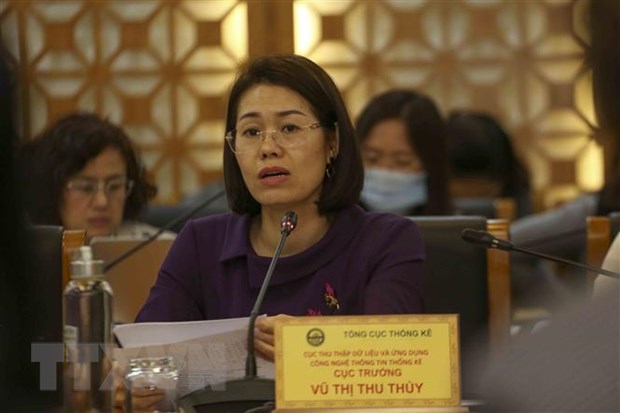 Bà Vũ Thị Thu Thủy, Cục trưởng Cục Thu thập dữ liệu và Ứng dụng công nghệ thông tin thống kê (Tổng cục Thống kê), trả lời các câu hỏi của phóng viên. (Ảnh: Tuấn Đức/TTXVN)