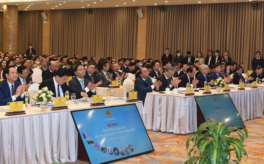 Thủ tướng Nguyễn Xuân Phúc phát biểu chỉ đạo tại Hội nghị. Ảnh: VGP/Quang Hiếu