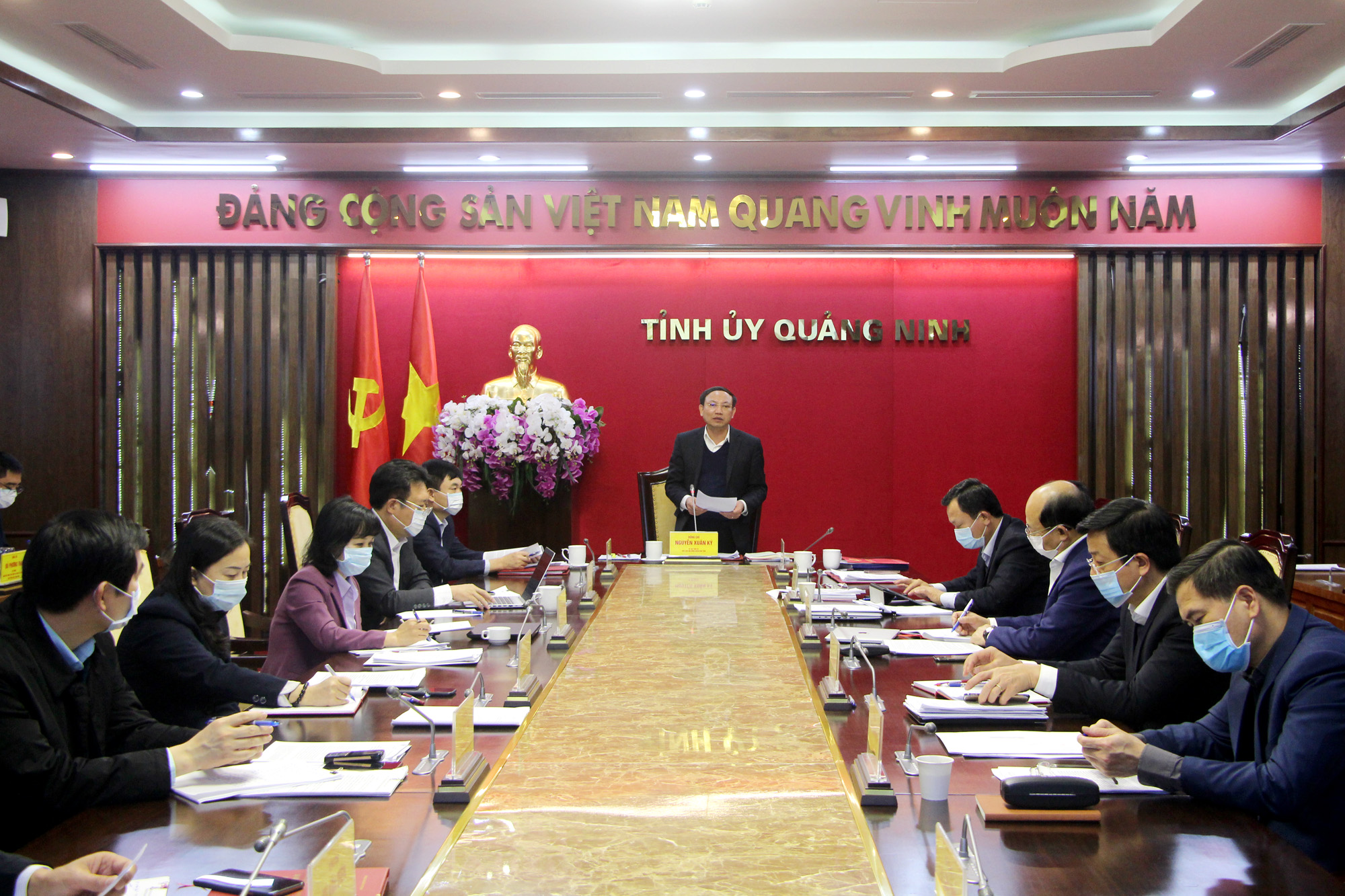Đồng chí Nguyễn Xuân Ký, Bí thư Tỉnh ủy, Chủ tịch HĐND tỉnh, chủ trì hội nghị kiểm điểm tập thể, cá nhân các đồng chí Ủy viên BTV Tỉnh ủy.
