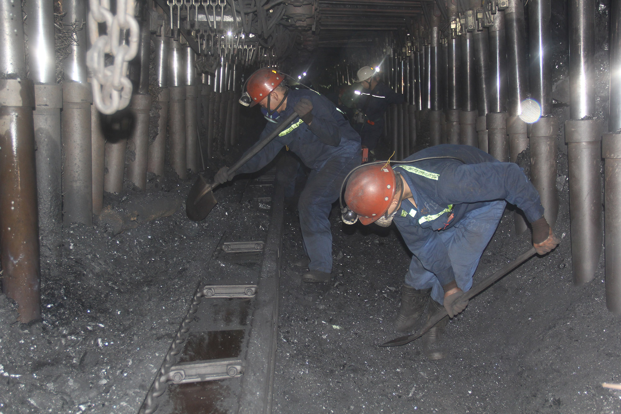 Lo Tết cho thợ mỏ đã trở thành truyền thống tốt đẹp nhiều năm nay của ngành Than (Sản xuất tại Công ty than Dương Huy).