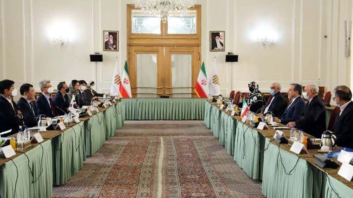 Phái đoàn Hàn Quốc và Iran gặp nhau tại Tehran. Ảnh IRNA