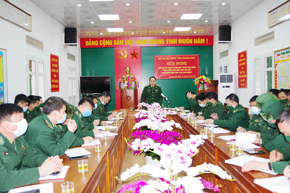 Đại tá Bùi Thế Tuyên, Phó Chỉ huy trưởng, Tham mưu trưởng BĐBP tỉnh quán triệt triển khai nhiệm vụ cho các đơn vị.