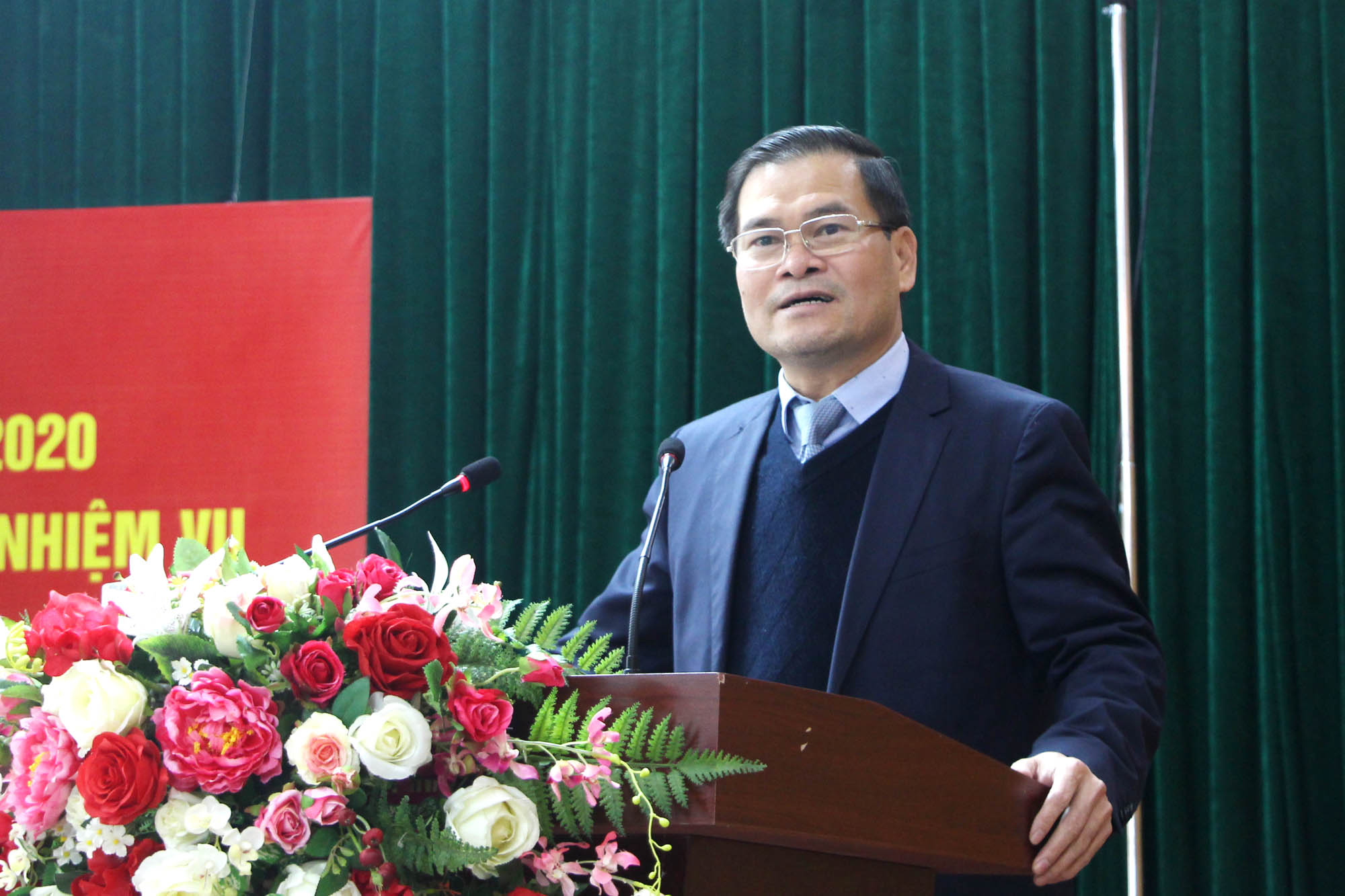 Đồng chí Bùi Văn Khắng, Phó Chủ tịch UBND tỉnh, phát biểu chỉ đạo tại hội nghị.