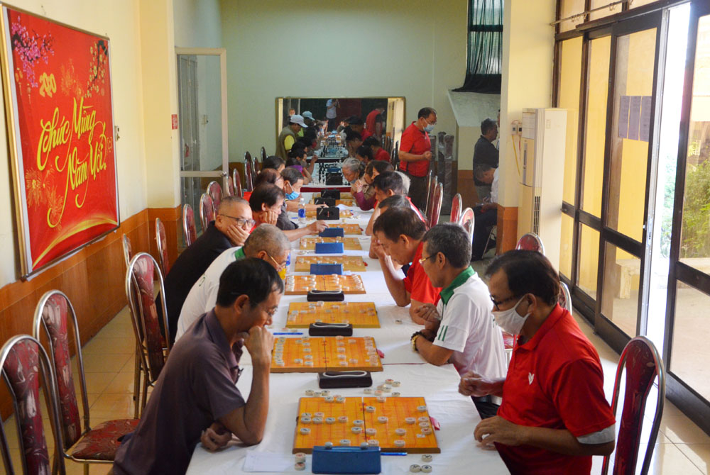 Các vận động viên cao tuổi tham gia Giải thể thao người cao tuổi tỉnh Quảng Ninh, tháng 11/2020