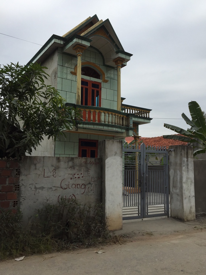 Theo xác minh, nhà đất gia đình ông Lê Văn Dũng đang ở tại khu 1, phường Nam Hòa, là tài sản của bố mẹ.
