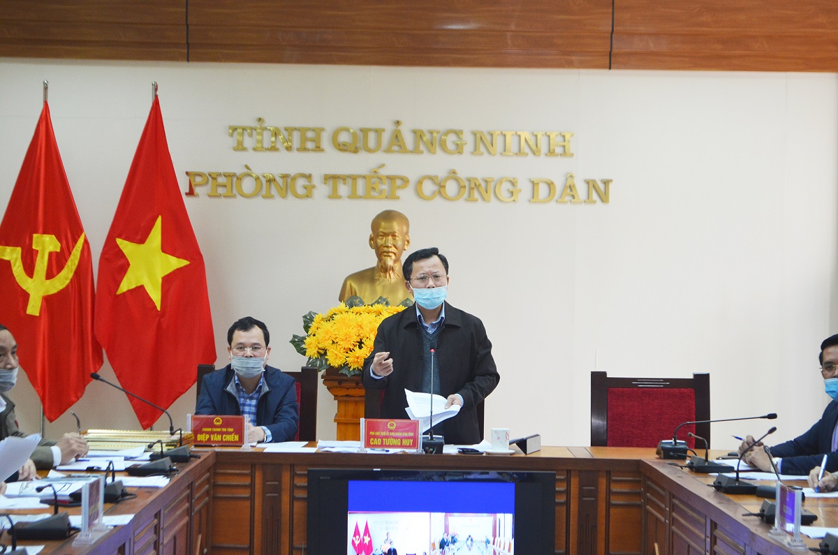 Đồng chí Cao Tường Huy, Phó Chủ tịch Thường trực UBND tỉnh chủ trì buổi tiếp công dân.
