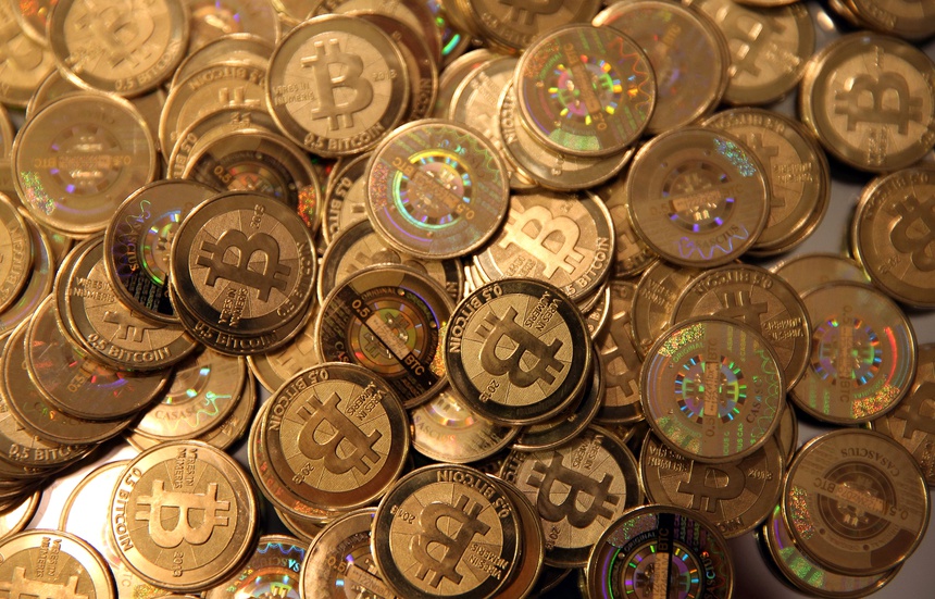 Giá Bitcoin trượt xa dần khỏi mốc 40.000 USD/BTC. Ảnh: Bloomberg.