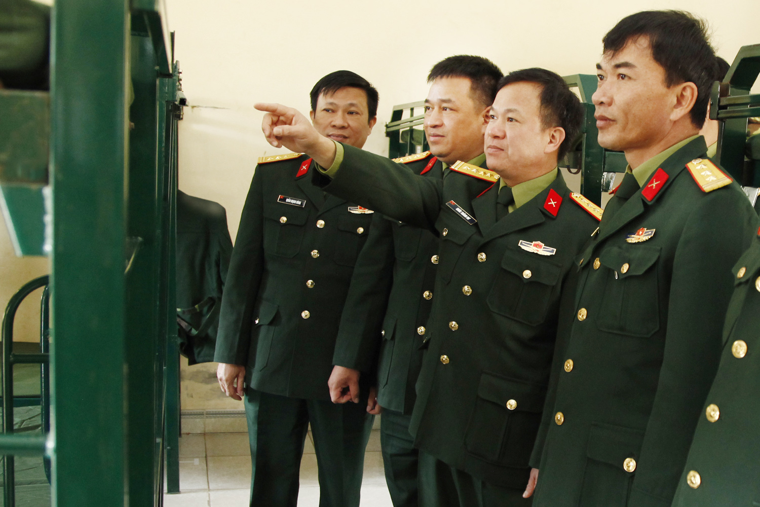 : Lãnh đạo Bộ CHQS tỉnh, kiểm tra công tác chuẩn bị bảo đảm nơi ở sẵn sàng đón nhận chiến sĩ mới tại Trung đoàn 244.