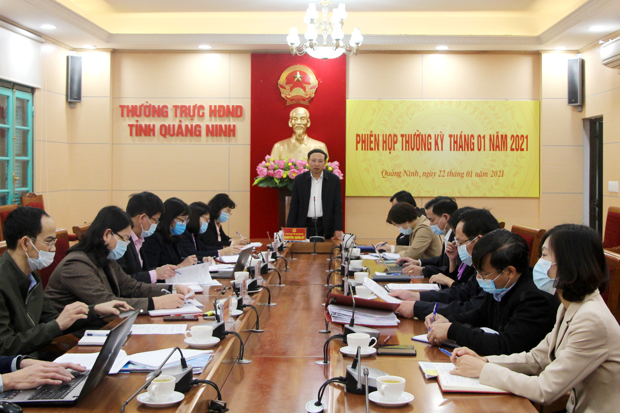 Đồng chí Nguyễn Xuân Ký, Bí thư Tỉnh ủy, Chủ tịch HĐND tỉnh, kết luận phiên họp.