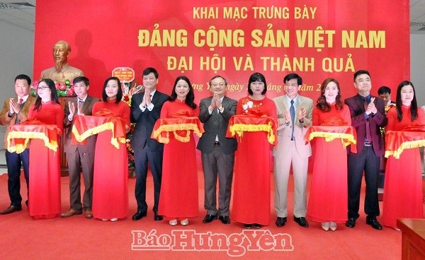 Triển lãm "Đảng Cộng sản Việt Nam - Đại hội và thành quả"
