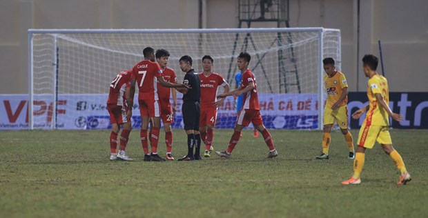 Viettel tụt xuống nhóm cuối bảng xếp hạng sau vòng 2 V-League 2021 cùng Hà Nội FC. (Ảnh: VPF)