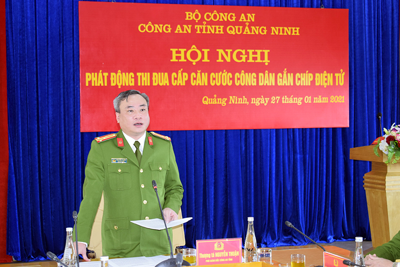 Thượng tá Nguyễn Thuận, Phó Giám đốc Công an tỉnh phát biểu chỉ đạo tại buổi phát động thi đua. 