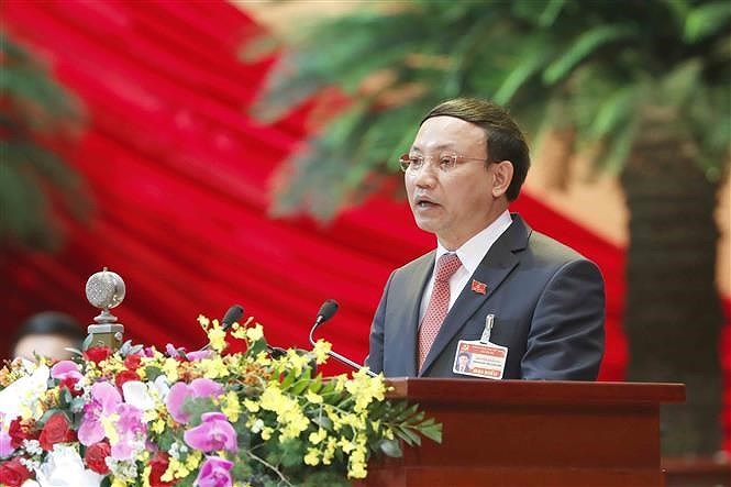 Đồng chí Nguyễn Xuân Ký, Bí thư Tỉnh ủy, Chủ tịch HĐND tỉnh Quảng Ninh trình bày tham luận. (Ảnh: TTXVN)