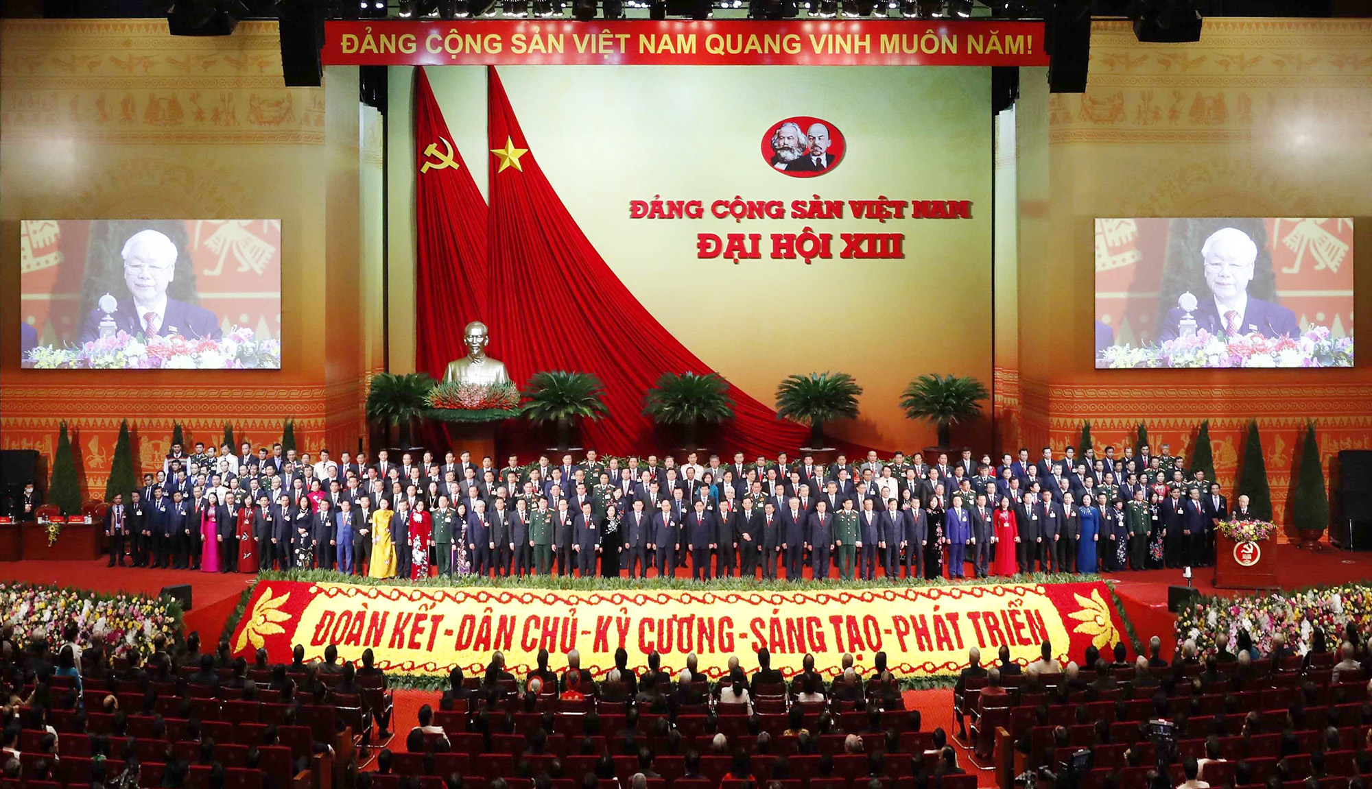 Đại hội Đại biểu toàn quốc lần thứ XIII của Đảng họp phiên bế mạc