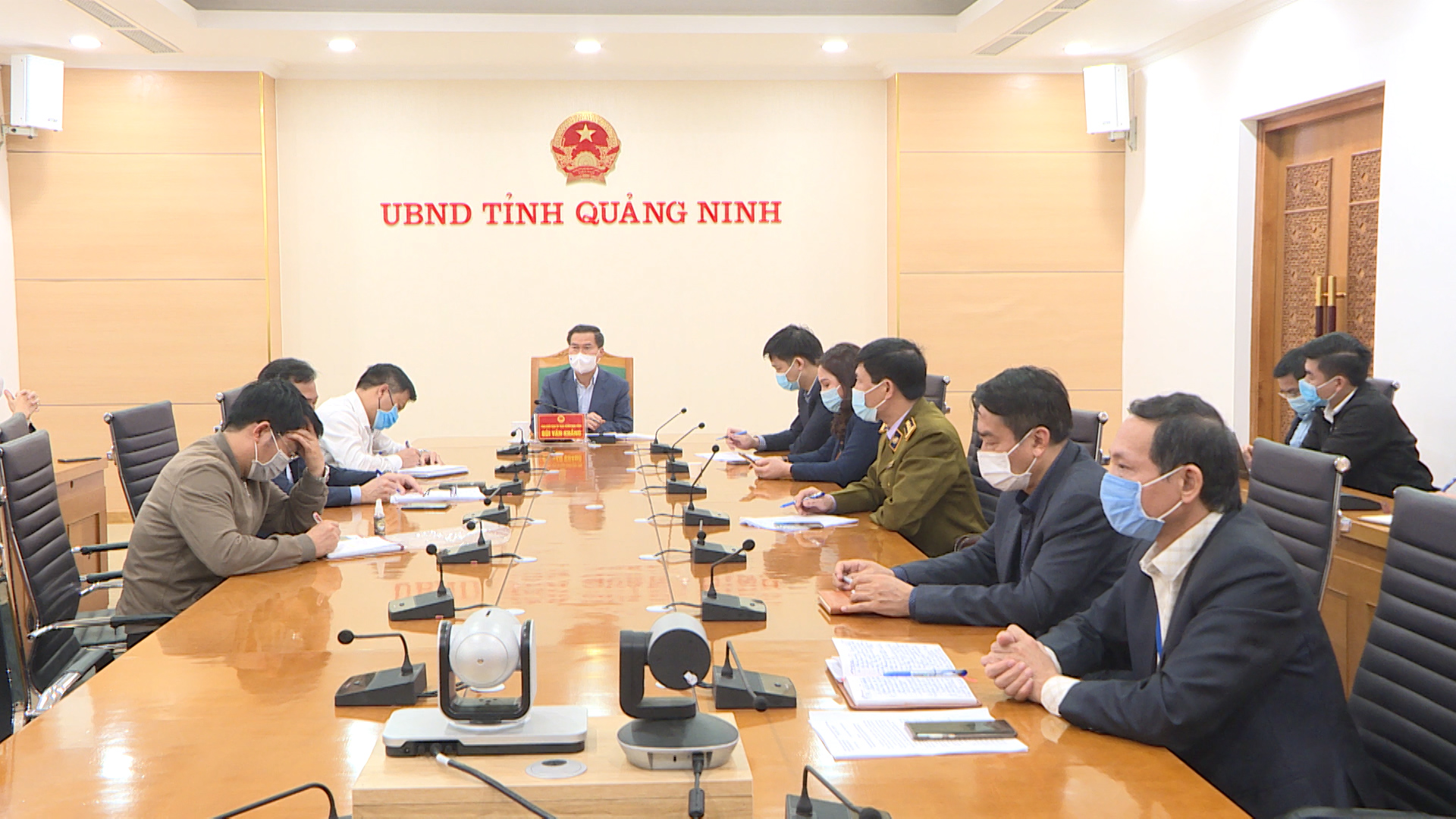 Đồng chí Bùi Văn Khắng - PCT UBND tỉnh chỉ đạo công tác tổ chức hoạt động thương mại và phòng, chống dịch covid 19