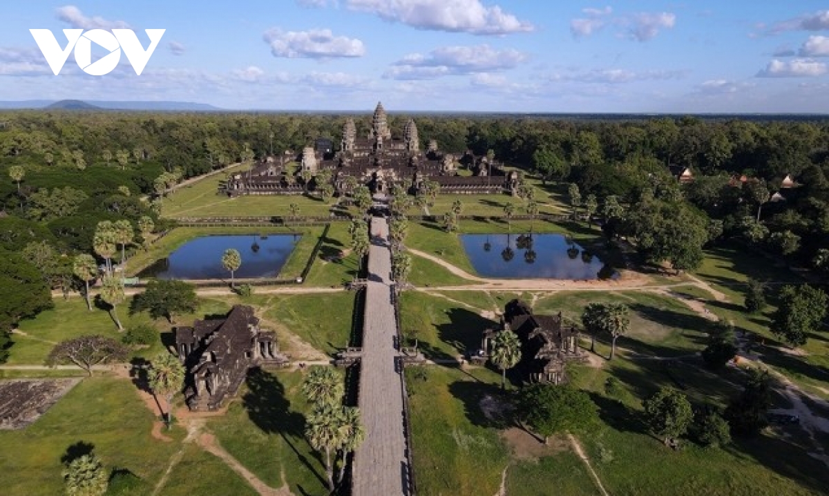 Quần thể khu đền Angkor Wat