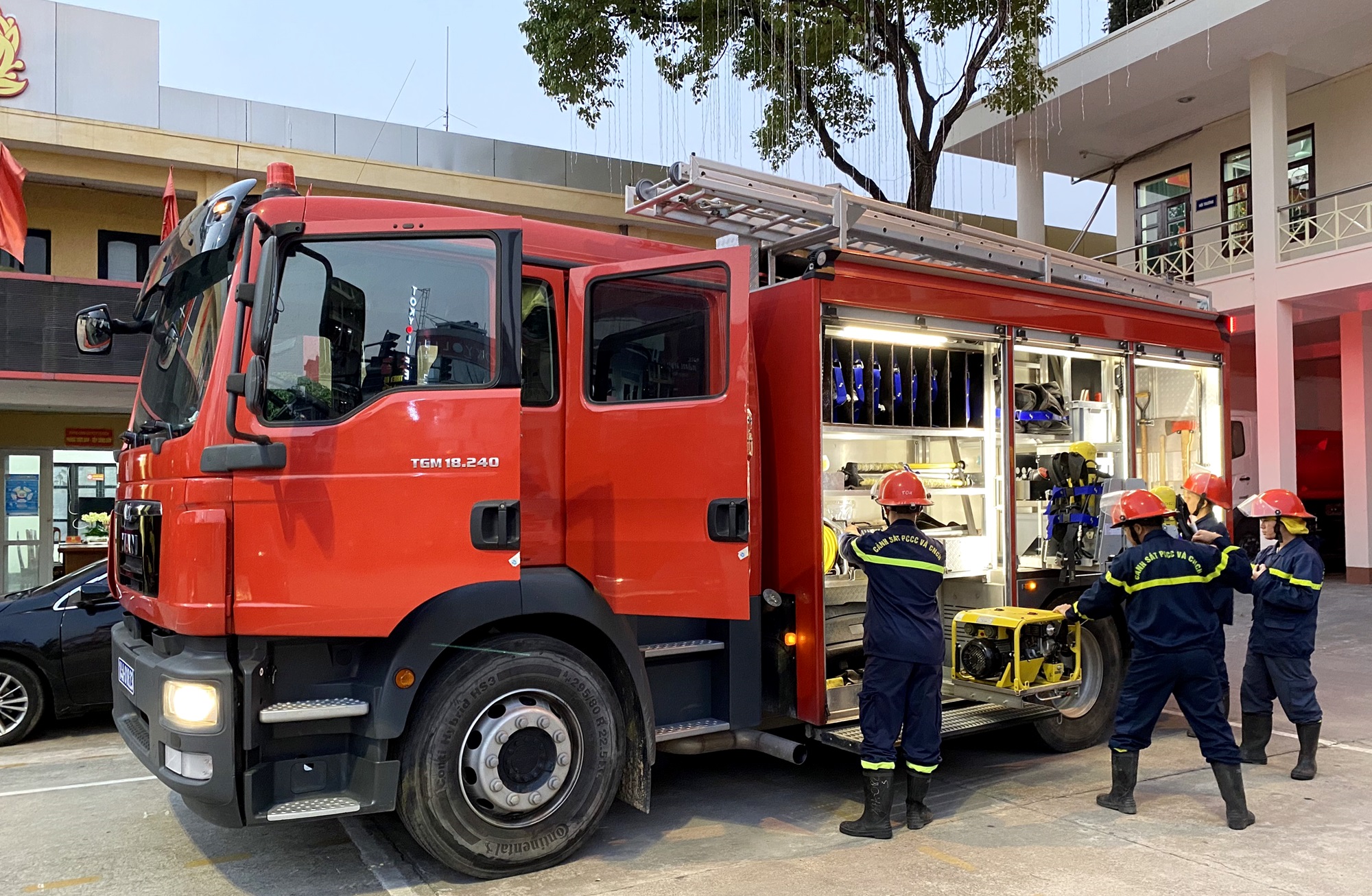 Phương tiện, trang thiết bị chữa cháy của lực lượng Cảnh sát PCCC&CNCH Công an tỉnh được kiểm tra, bảo dưỡng thường xuyên.