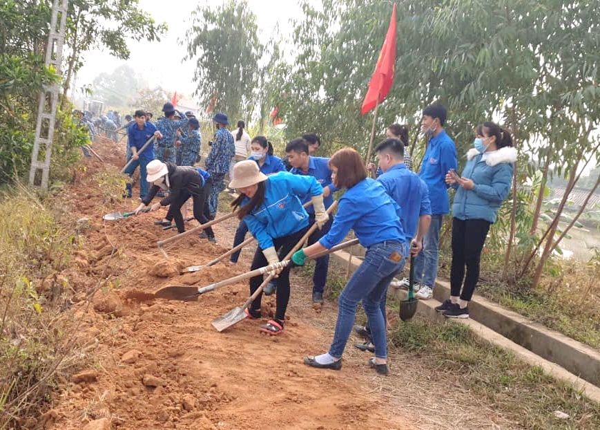 ĐVTN trên địa bàn TX Quảng Yên cùng với Đoàn thanh niên Công ty CP Nước sạch Quảng Ninh khởi công công trình 