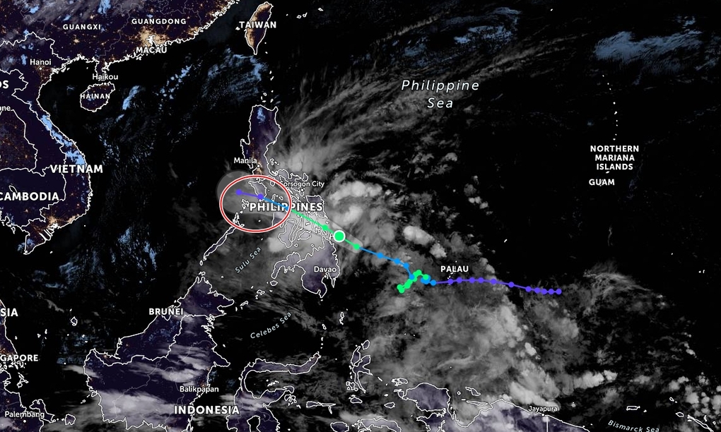 Khu vực bão Dujuan dự kiến đổ bộ vào đêm nay và sáng mai (khoanh đỏ). Ảnh: Zoom.Earth